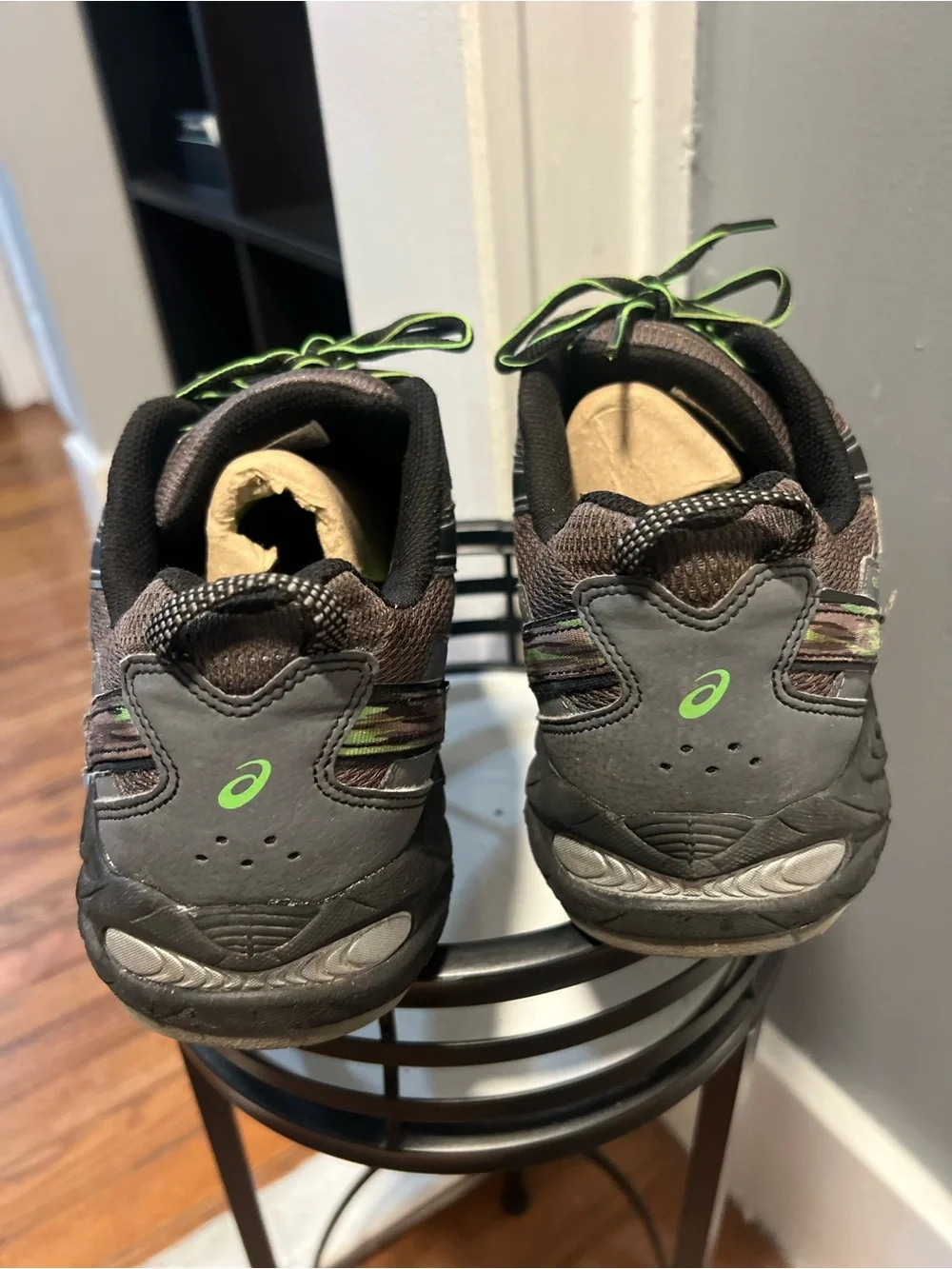 ASICS Men's Black and Green Athletic Running Shoes size 11.5